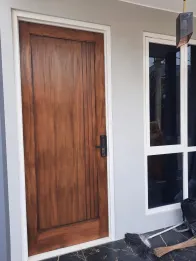 RUMAH SECOND MODERN SIAP HUNI LOKASI SULFAT - HARGA 875JT NEGO