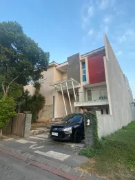 Rumah mewah diSurabaya Timur