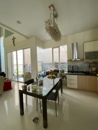 Rumah mewah diSurabaya Timur