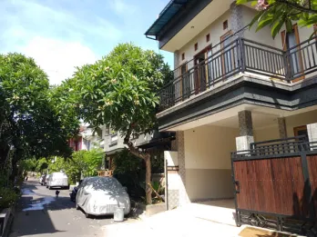 AMR-018.PRD | For Yearly Rent Rumah Furnished 3 kamar di Perum Batubulan