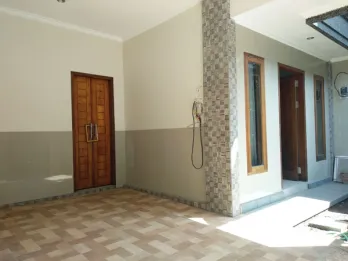 AMR-018.PRD | For Yearly Rent Rumah Furnished 3 kamar di Perum Batubulan