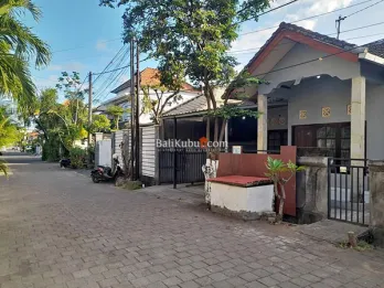 AMR-028.KDS | Disewakan Rumah 3 Kamar Tidur di Jalan Tukad Badung Renon