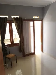 DI SEWA RUMAH DI DE GREEN GRANDE RESIDENCE CIWASTRA