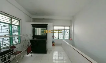 DIJUAL CEPAT! Rumah 2 Tingkat & Gudang di Jalan Ketapang - Sekip