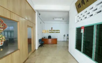 DIJUAL CEPAT! Rumah 2 Tingkat & Gudang di Jalan Ketapang - Sekip