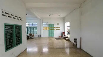 DIJUAL CEPAT! Rumah 2 Tingkat & Gudang di Jalan Ketapang - Sekip