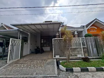 DIJUAL RUMAH BEKAS 3 LANTAI DI MALANG - SIAP HUNI