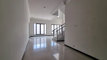 DiSewaKan Rumah Apik, Siap Huni Royal Residence Kensington Wiyung, Surabaya