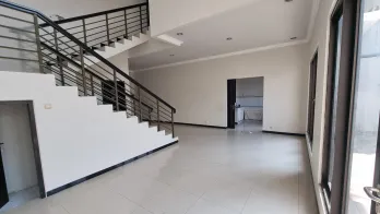 DiSewaKan Rumah Apik, Siap Huni Royal Residence Kensington Wiyung, Surabaya