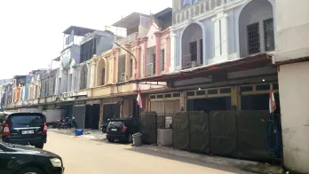 Dijual Cepat Ruko Gandeng di Taman Palem Lestari, Ruko Pelangi, Cengkareng