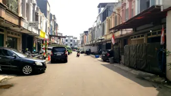 Dijual Cepat Ruko Gandeng di Taman Palem Lestari, Ruko Pelangi, Cengkareng