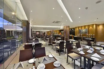 Dijual Hotel Aktif di Grogol Utara, Jakarta Barat  Spesifikasi Hotel : Jl.