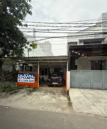 Dijual Rumah 1,5 Lt, Strategis Bisa Buat Usaha