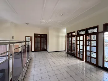 Dijual Rumah 2 Lantai di Kutisari Indah Utara, Surabaya