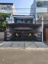 Dijual Rumah 2,5 Lt, Bagus, Row 3 mobil, Bebas Banjir, Kelapa Gading
