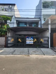 Dijual Rumah 2,5 Lt, Bagus, Row 3 mobil, Bebas