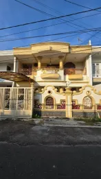 Dijual Rumah Bagus 2 Lt, Bebas Banjir, Belakang