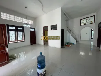 Dijual Rumah Hook 2 Tingkat di Komplek Citra