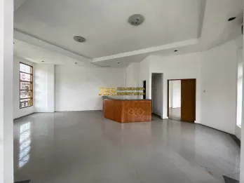 Dijual Rumah Hook Siap Huni di Komplek Taman