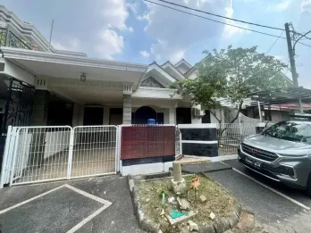 Dijual Rumah Kondisi Bagus di Kemang Pratama