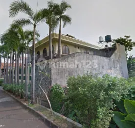 Dijual Rumah Luas di Taman Kebon Jeruk, Jakarta Barat