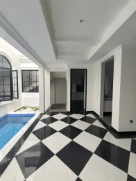Dijual Rumah Mewah di Graha Famili, Surabaya