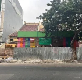Dijual Rumah Strategis di Boulevard Kelapa