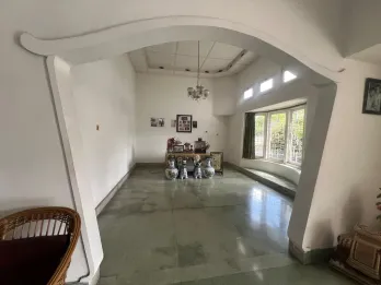 Dijual Rumah Vintage Kokoh dan Terawat, Siap Huni di Dempo Boulevard