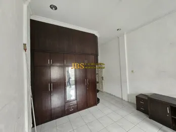 Dijual Townhouse 2,5 Tingkat di Komplek Mulia Residence - Medan