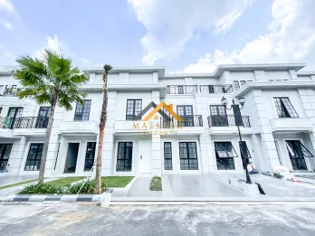 Dijual Villa Siap Huni di Komplek Jewel Park Jalan Starban - Polonia