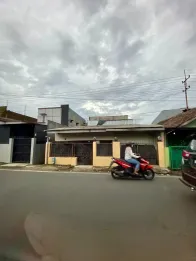 Dijual rumah SHM ex kost2an (pinggir jalan raya besar)