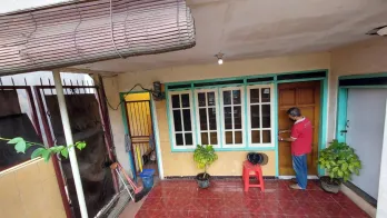 Dijual rumah SHM ex kost2an (pinggir jalan raya besar)
