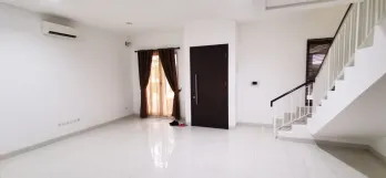 Disewa rumah siaphuni di Jakarta Garden City Cluster Palm Spring