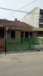 Disewakan Rumah 1,5 Lt, Row 3 mobil, Bebas Banjir, Belakang MKG
