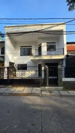 Disewakan Rumah Bagus, 2 Lt, Bebas Banjir, Depan Taman, BCS Kelapa Gading