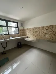 Disewakan Rumah Bagus, 2 Lt, Bebas Banjir, Depan Taman, BCS Kelapa Gading