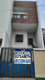 Disewakan Rumah Bagus, 3.5 Lt, Bebas Banjir,  Belakang Mal Kelapa Gading