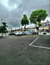 Gedung siap pakai 6 lantai di dewi sartika jakarta timur