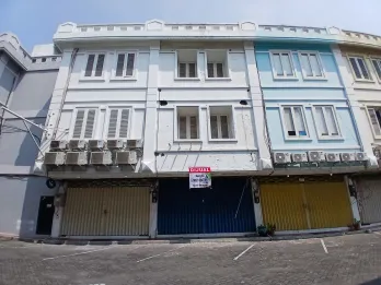 JuaL Ruko 3 Lantai di Mega galaxy MERR, Sukolilo, Surabaya.