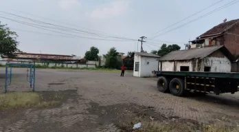 Jual Gudang Sangat Luas di Raya Taman Kab Sidoarjo Strategis