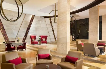 Jual Hotel Aktif di Dekat Pantai Seminyak di Petitenget Kuta Bali