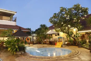 Jual Hotel Mewah dan Luas Lokasi Strategis Jalan Basuki Rahmat Kabupaten Tu