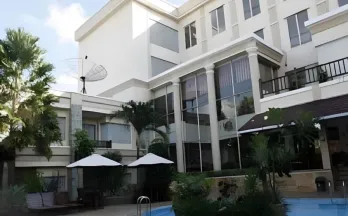Jual Hotel Mewah dan Luas Lokasi Strategis Jalan Basuki Rahmat Kabupaten Tu