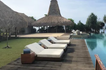 Jual Hotel Villa di Daerah Hoba Wawi Sumba Barat Pinggir Pantai