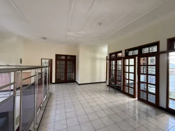 Jual Rumah Bagus Luas 2 Lantai di Kutisari Indah Utara Surabaya