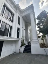 Jual Rumah Baru Sangat Mewah di Perum Graha Family Surabaya