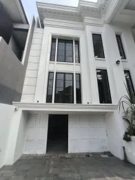 Jual Rumah Baru Sangat Mewah di Perum Graha Family Surabaya