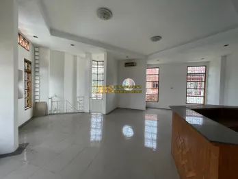 Jual Rumah Hook di Komplek Taman Kyoto - Medan