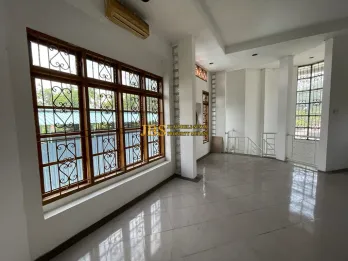 Jual Rumah Hook di Komplek Taman Kyoto - Medan Kondisi Siap Huni