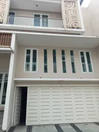 Jual Rumah Hunian Mewah Elite Aman Nyaman 2 Lantai 4 Kamar Tengah Kota Denp